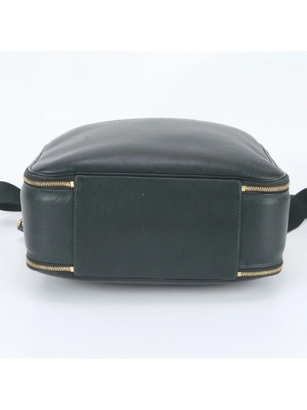 Louis Vuitton Taiga Tula Leather 2-Way Shoulder Bag Crossbody Business